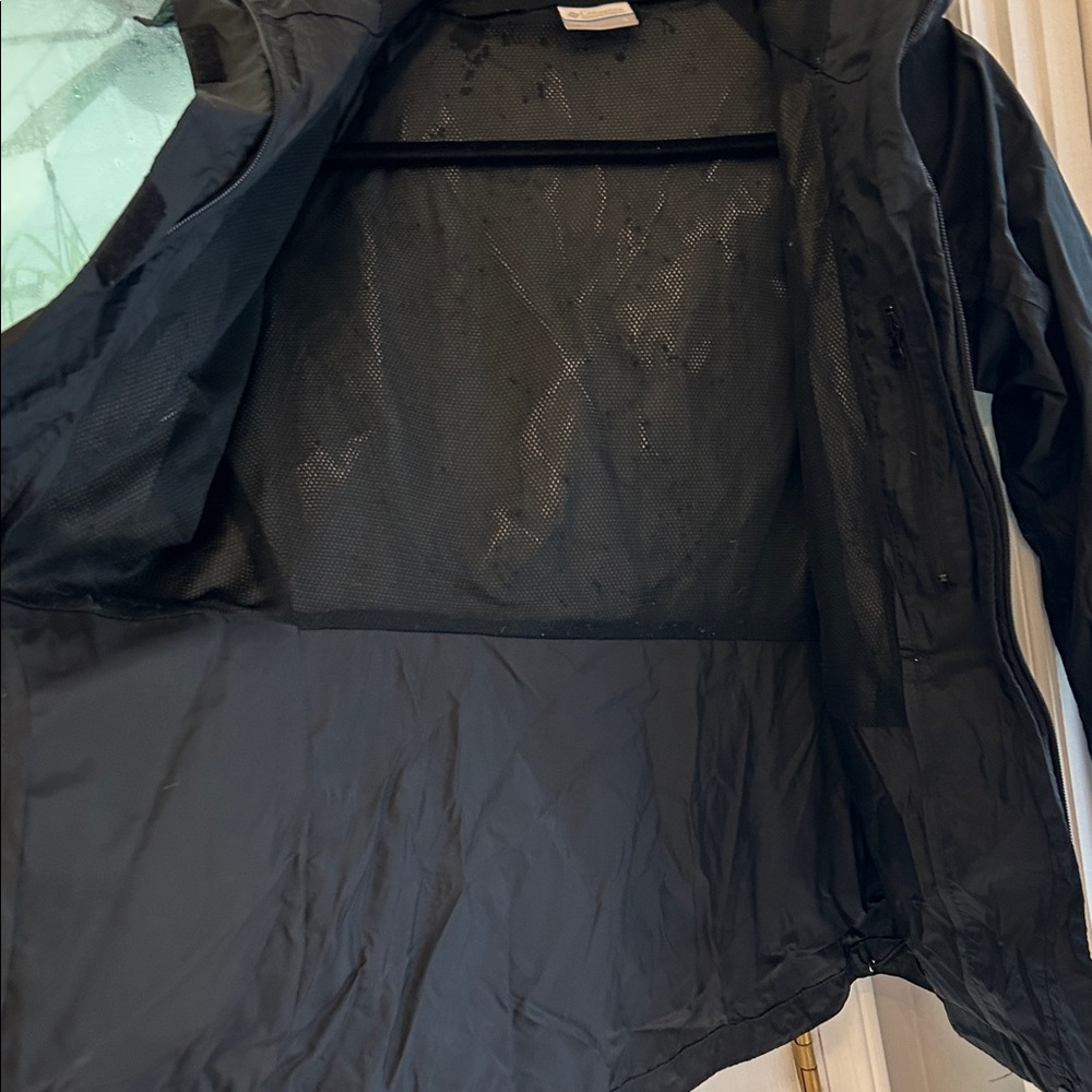 Columbia Women's Black Rain Jacket! - Picture 4 of 6